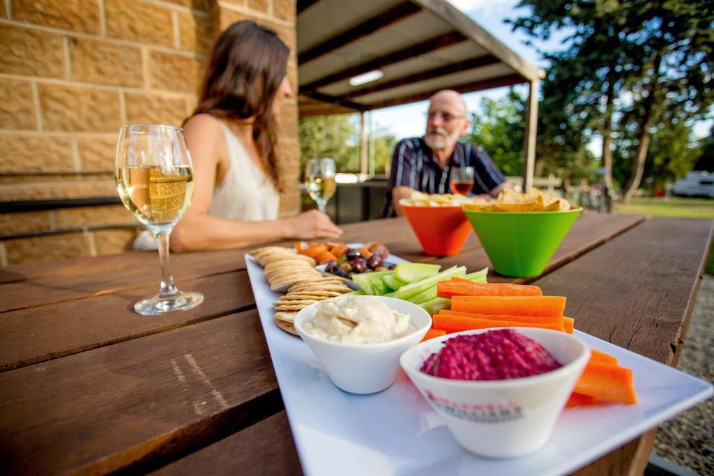 Big4 Castlemaine Gardens Hotel Ngoại thất bức ảnh